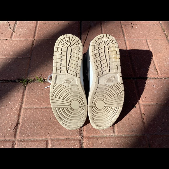 Air Jordan 1 Retro High Premium Pure Platinum/Desert Sand - Picture 5 of 10